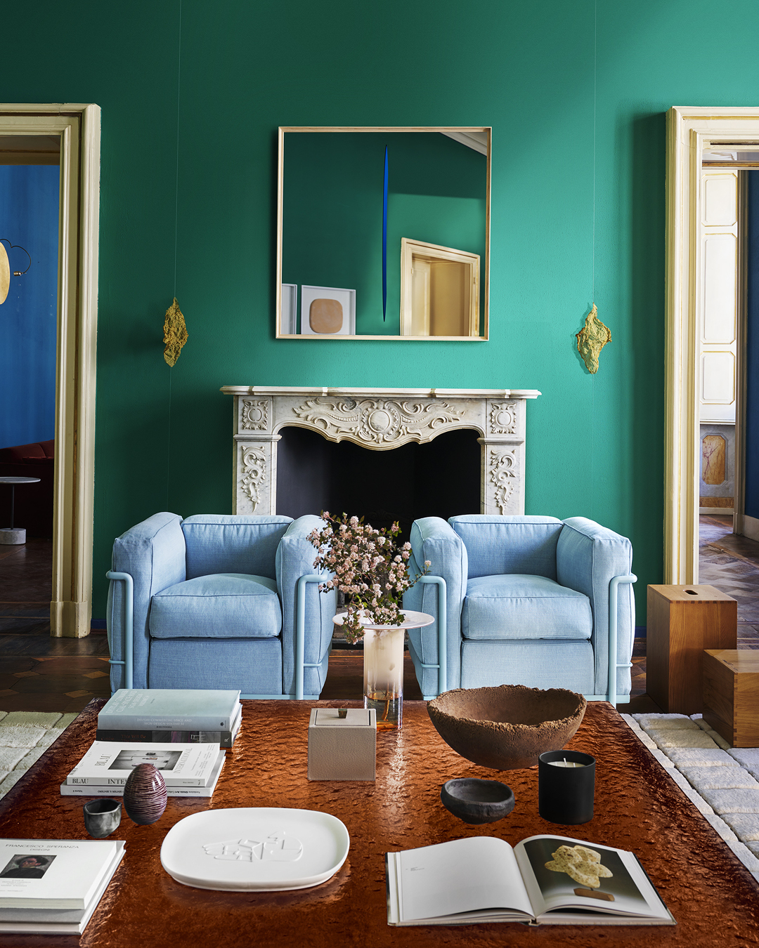 2_CASSINA_2 Fauteuil Grand Confort_petit modèle_durable_LC_PJ_CP_V.Sommariva_1080x1350 Cassina LC2